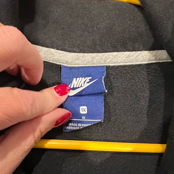 Women’s Nike 1X zip up jacket - Picture 3 of 5